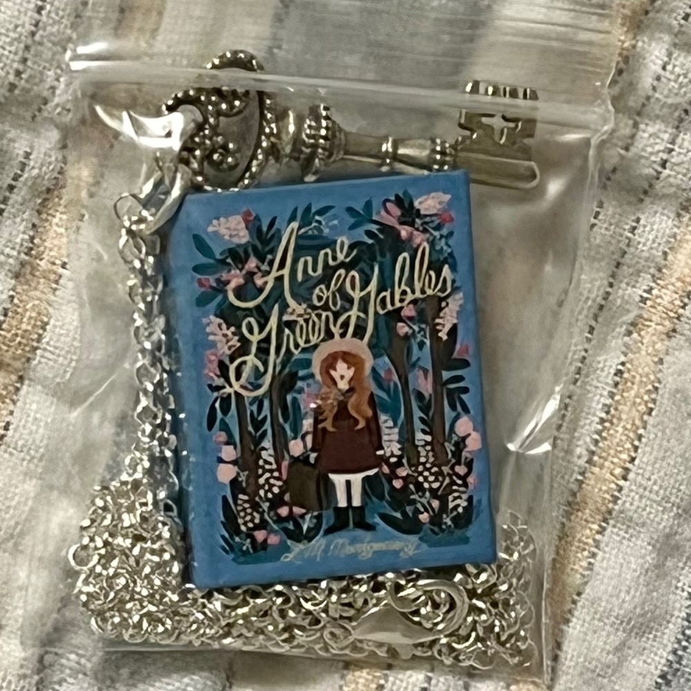 NWOT Anne of Green Gables  Necklace